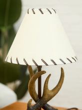 Load image into Gallery viewer, Antler Table Lamp