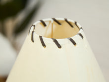 Load image into Gallery viewer, Antler Table Lamp