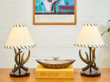 Load image into Gallery viewer, Antler Table Lamp