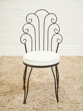 Load image into Gallery viewer, Vanity Regency 60’s chair