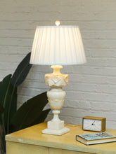 Load image into Gallery viewer, Italian Alabaster Lamp
