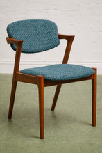 Load image into Gallery viewer, T-Rex Chair