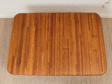 Load image into Gallery viewer, Oak Vintage Dining Table without Leaf