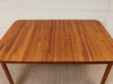 Load image into Gallery viewer, Oak Vintage Dining Table without Leaf