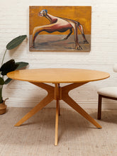 Load image into Gallery viewer, Spider Round Table