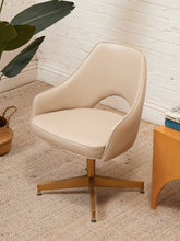 Load image into Gallery viewer, Set of 4 Saarinen Style Vintage Chairs