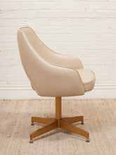 Load image into Gallery viewer, Set of 4 Saarinen Style Vintage Chairs