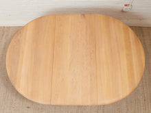 Load image into Gallery viewer, Oak Dining Table with 2 Leaves