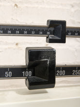 Load image into Gallery viewer, Vintage Scale