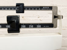 Load image into Gallery viewer, Vintage Scale