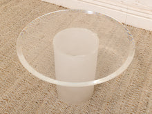 Load image into Gallery viewer, Pedestal table with Glass