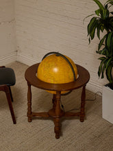 Load image into Gallery viewer, Vintage Light Up Globe