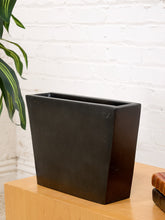 Load image into Gallery viewer, Black Vintage Planter