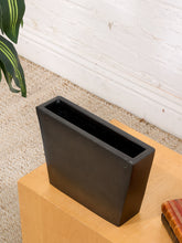 Load image into Gallery viewer, Black Vintage Planter