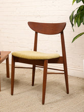 Load image into Gallery viewer, Set a Five Mid-Century Modern Walnut Boomerang Dining Chairs