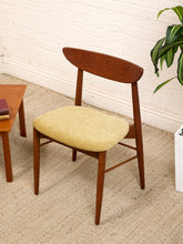 Load image into Gallery viewer, Set a Five Mid-Century Modern Walnut Boomerang Dining Chairs