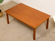 Load image into Gallery viewer, Teak Vintage Coffee Table