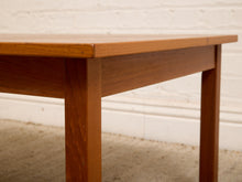 Load image into Gallery viewer, Teak Vintage Coffee Table