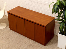 Load image into Gallery viewer, Vintage Mid Century 4 Drawer Credenza