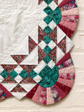 Load image into Gallery viewer, Pink and Green Pattern Quilt