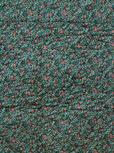 Load image into Gallery viewer, Pink and Green Pattern Quilt