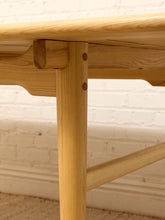 Load image into Gallery viewer, Hans Wegner Style Oak Dining Table