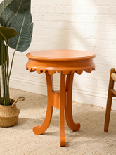 Load image into Gallery viewer, Vintage 1970s peach round side table with layered top, scalloped apron, and curved legs