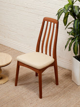 Load image into Gallery viewer, Benny Linden Vintage Chairs