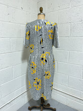 Load image into Gallery viewer, Vintage 80’s Graphic Dress (11-12)