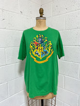 Load image into Gallery viewer, Harry Potter Wizarding World Green T-Shirt (L)
