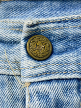 Load image into Gallery viewer, Vintage Light Denim Pants with Tapered Legs