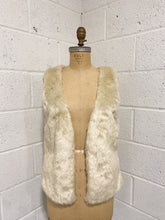 Load image into Gallery viewer, Faux Fur Vest (M)