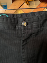 Load image into Gallery viewer, Volcom Black Shorts (38)