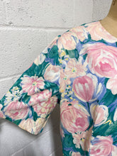 Load image into Gallery viewer, Vintage Floral 2 Piece Skirt + Blouse Set (22W)