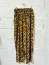 Load image into Gallery viewer, Gold and Black Floral Comfy Pants (22W)