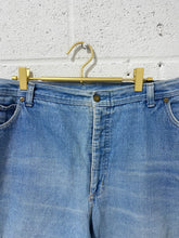 Load image into Gallery viewer, Vintage Light Denim Pants with Tapered Legs
