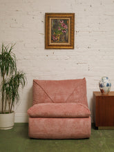 Load image into Gallery viewer, Painting of flowers in a vase, framed in an ornate gold frame