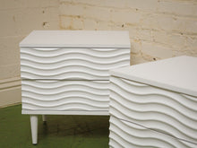 Load image into Gallery viewer, Wavy pair of Nightstands in white