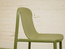 Load image into Gallery viewer, Blue Dot Green Chair