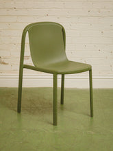 Load image into Gallery viewer, Blue Dot Green Chair
