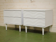 Load image into Gallery viewer, Wavy pair of Nightstands in white