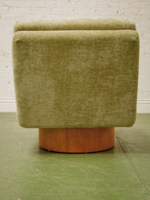 Load image into Gallery viewer, Space age Green Swivel Chair