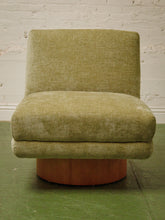 Load image into Gallery viewer, Space age Green Swivel Chair