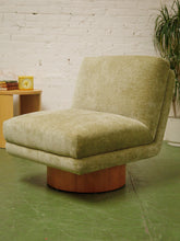 Load image into Gallery viewer, Space age Green Swivel Chair
