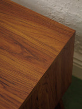 Load image into Gallery viewer, Single Slat Nightstand