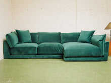 Load image into Gallery viewer, Hansel 3 Piece in Royale Evergreen