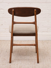 Load image into Gallery viewer, Set a four American walnut chairs