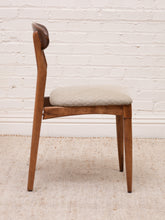 Load image into Gallery viewer, Set a four American walnut chairs