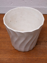 Load image into Gallery viewer, White speckled Vintage Bauer planter