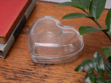 Load image into Gallery viewer, Heart Glass Catch all